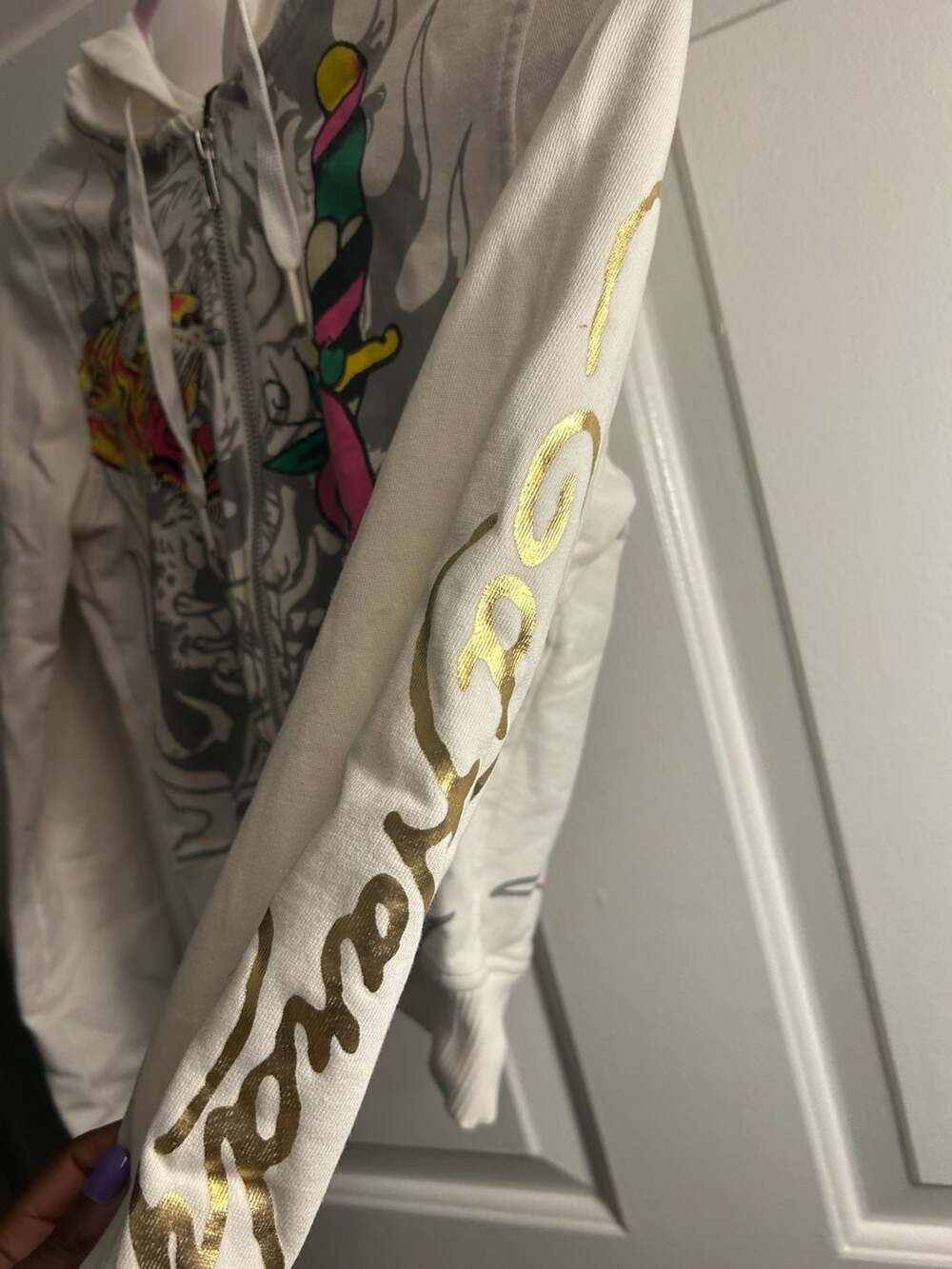 Ed Hardy Women's White Zip-Up Hoodie with Tiger and Dragon Graphic - Picture 2 of 6
